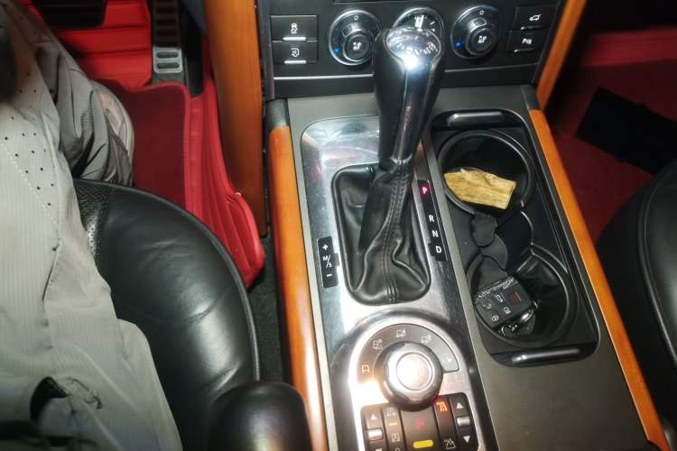 Used Land Rover Range 2012 5.0 SC V8 Gear Lever