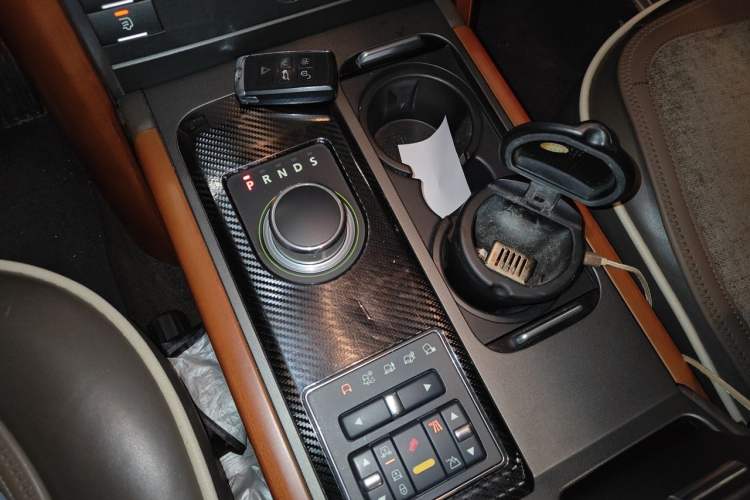 Used Land Rover Range 2012 4.4 TDV8 Gear Lever
