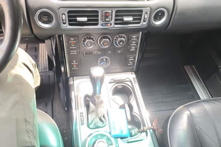 Used Land Rover Range 2012 5.0 NA V8 Gear Lever