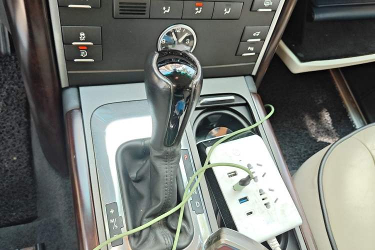 Used Land Rover Range 2012 5.0 NA V8 Gear Lever