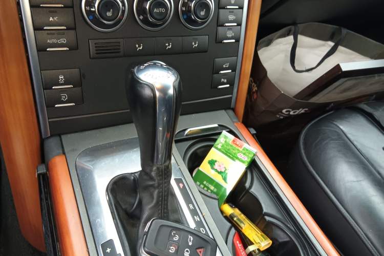 Used Land Rover Range 2012 5.0 NA V8 Gear Lever
