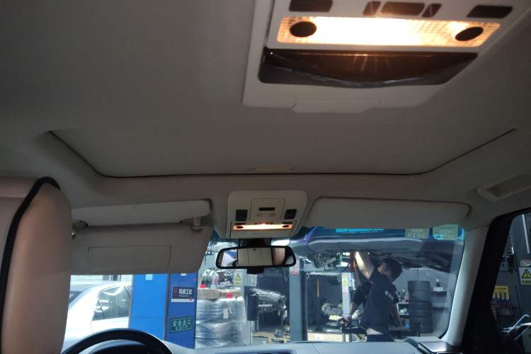 Used Land Rover Range 2012 5.0 NA V8 Headliner