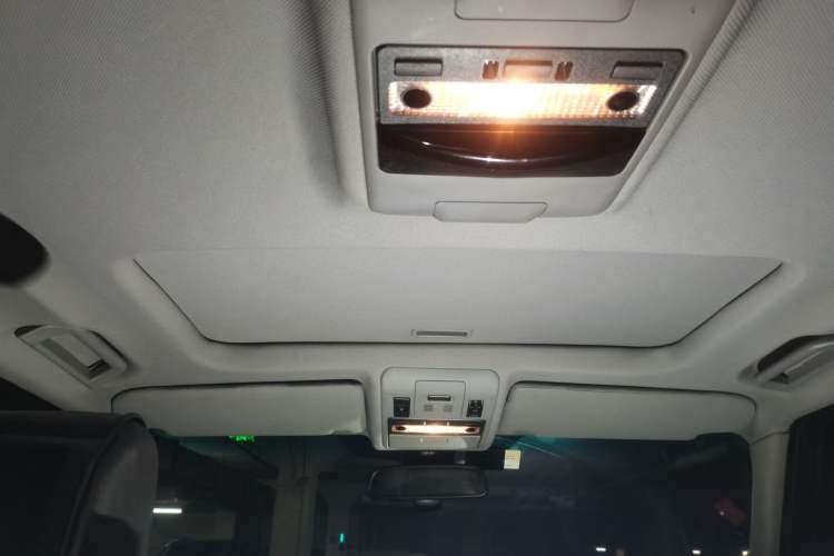 Used Land Rover Range 2012 5.0 SC V8 Headliner