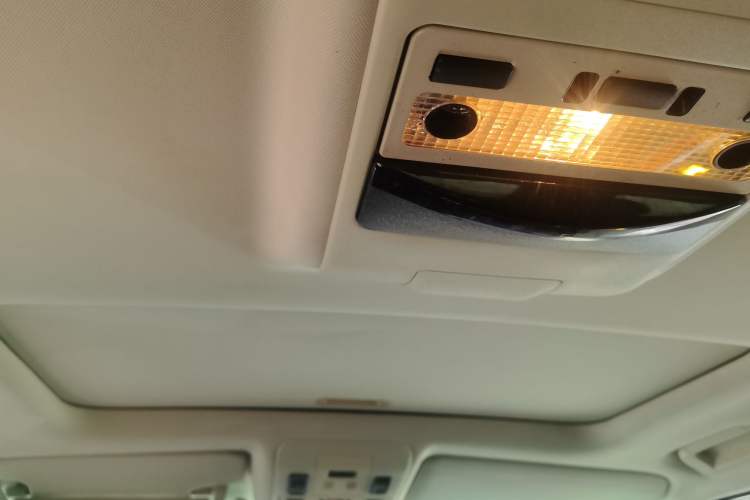 Used Land Rover Range 2012 5.0 NA V8 Headliner