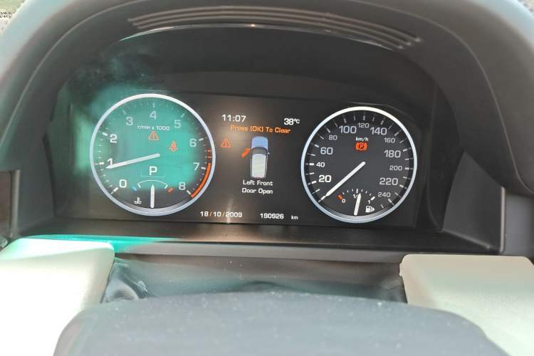 Used Land Rover Range 2012 5.0 NA V8 Instrument Cluster