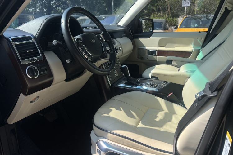 Used Land Rover Range 2012 5.0 NA V8 Interior 1