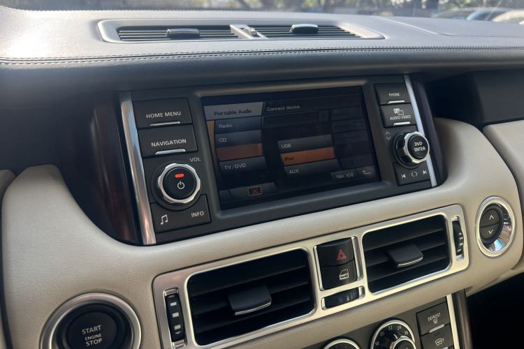 Used Land Rover Range 2012 5.0 NA V8 Interior 10