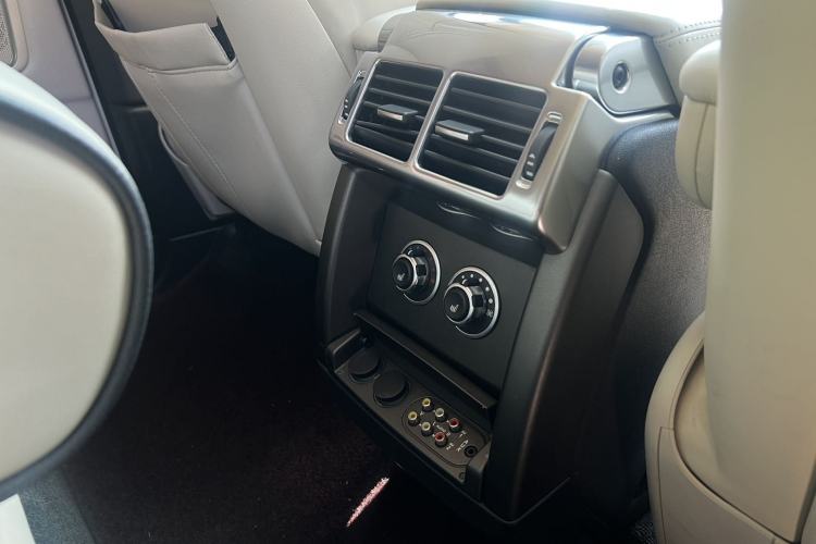 Used Land Rover Range 2012 5.0 NA V8 Interior 14