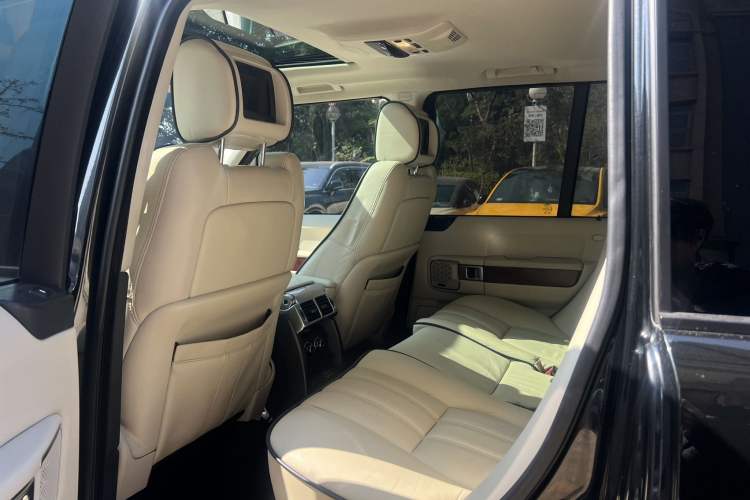 Used Land Rover Range 2012 5.0 NA V8 Interior 4