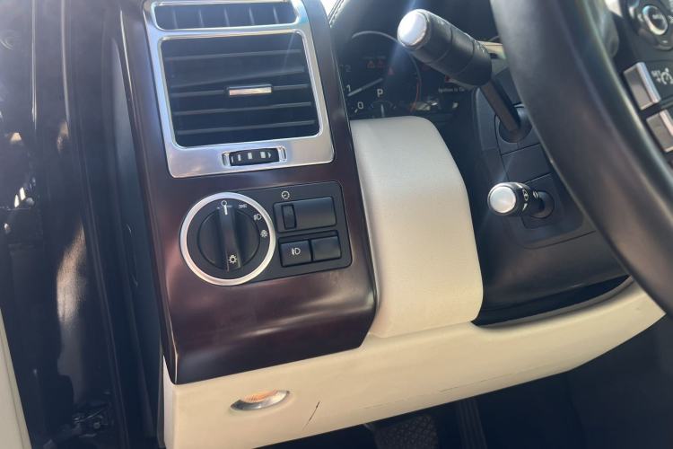 Used Land Rover Range 2012 5.0 NA V8 Interior 7