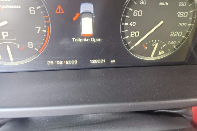Used Land Rover Range  Odometer Close Up