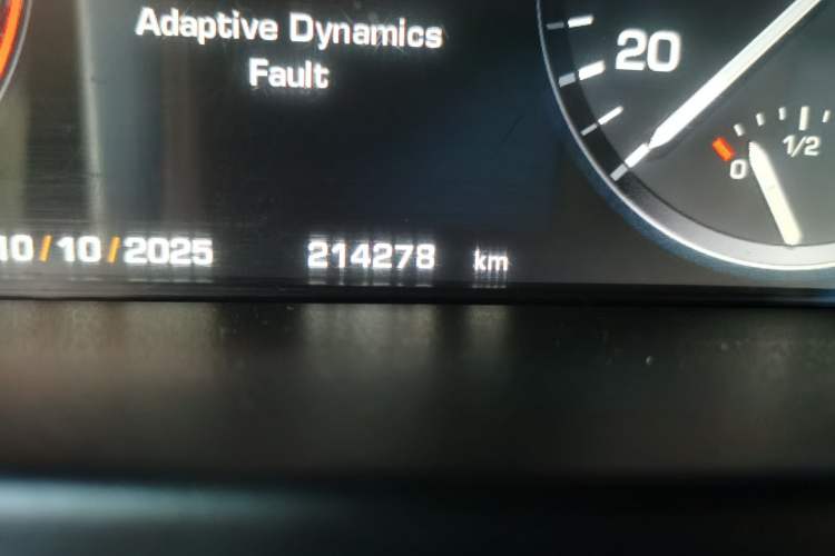 Used Land Rover Range 2012 5.0 NA V8 Odometer Close Up