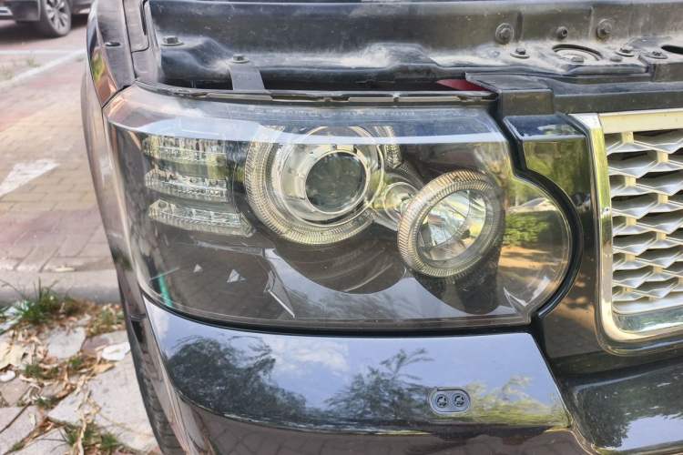 Used Land Rover Range 2012 5.0 NA V8 Right Front Headlight