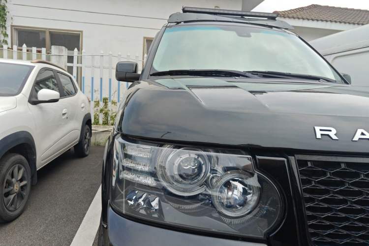 Used Land Rover Range 2012 4.4 TDV8 Right Front Headlight