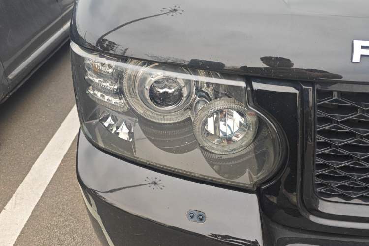 Used Land Rover Range 2012 4.4 TDV8 Right Front Headlight