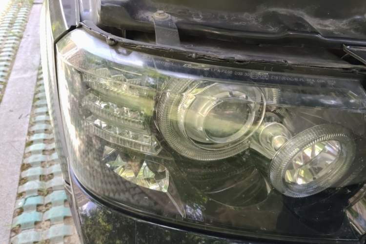 Used Land Rover Range 2012 5.0 NA V8 Right Front Headlight