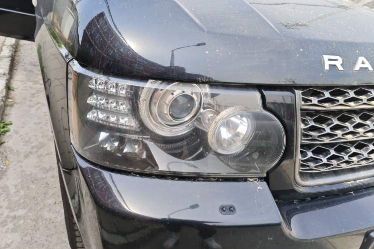 Used Land Rover Range 2012 5.0 NA V8 Right Front Headlight