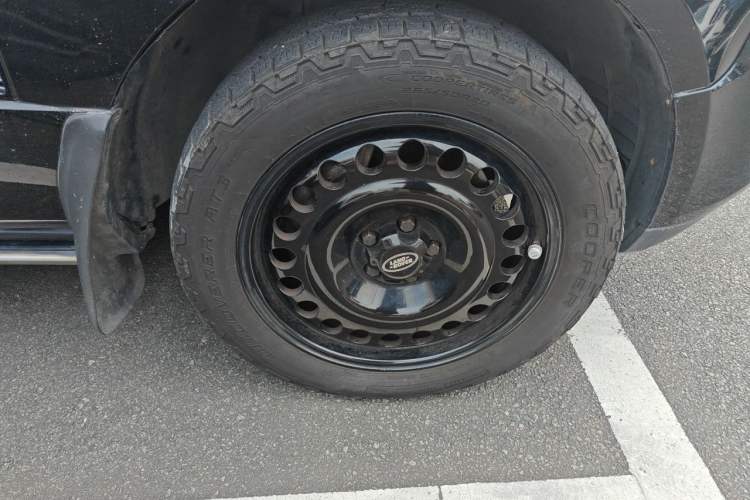 Used Land Rover Range 2012 4.4 TDV8 Right Front Wheel Hub