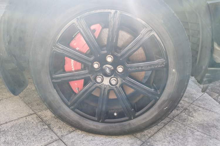 Used Land Rover Range 2012 5.0 NA V8 Right Front Wheel Hub