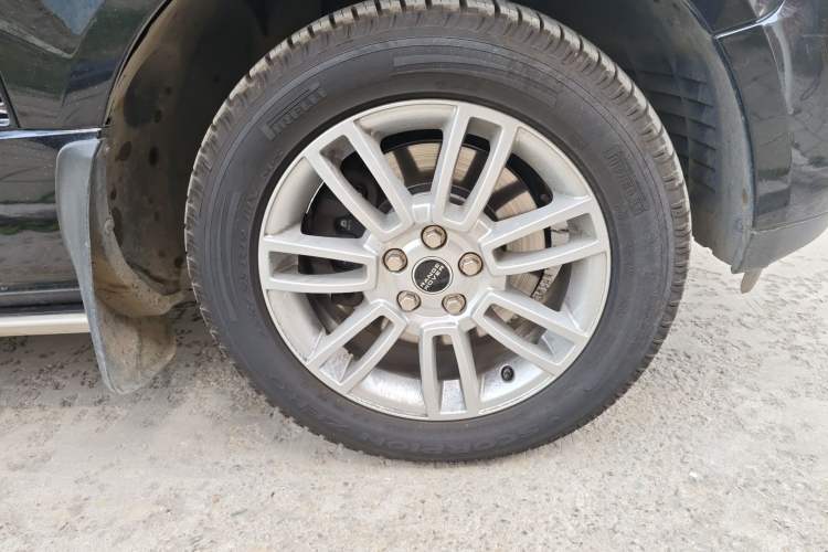 Used Land Rover Range 2012 5.0 NA V8 Right Front Wheel Hub