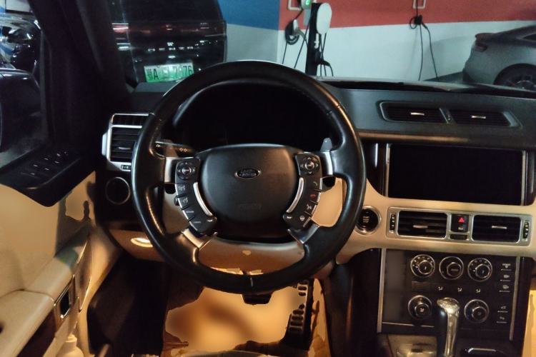 Used Land Rover Range 2012 5.0 SC V8 Steering Wheel