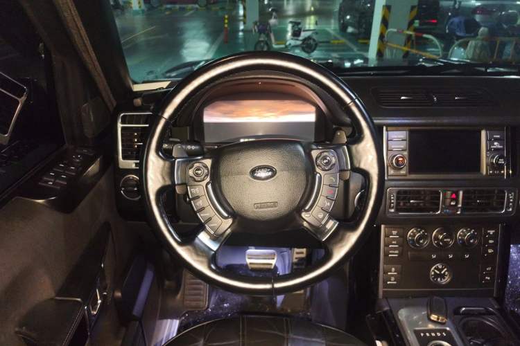 Used Land Rover Range 2012 4.4 TDV8 Steering Wheel