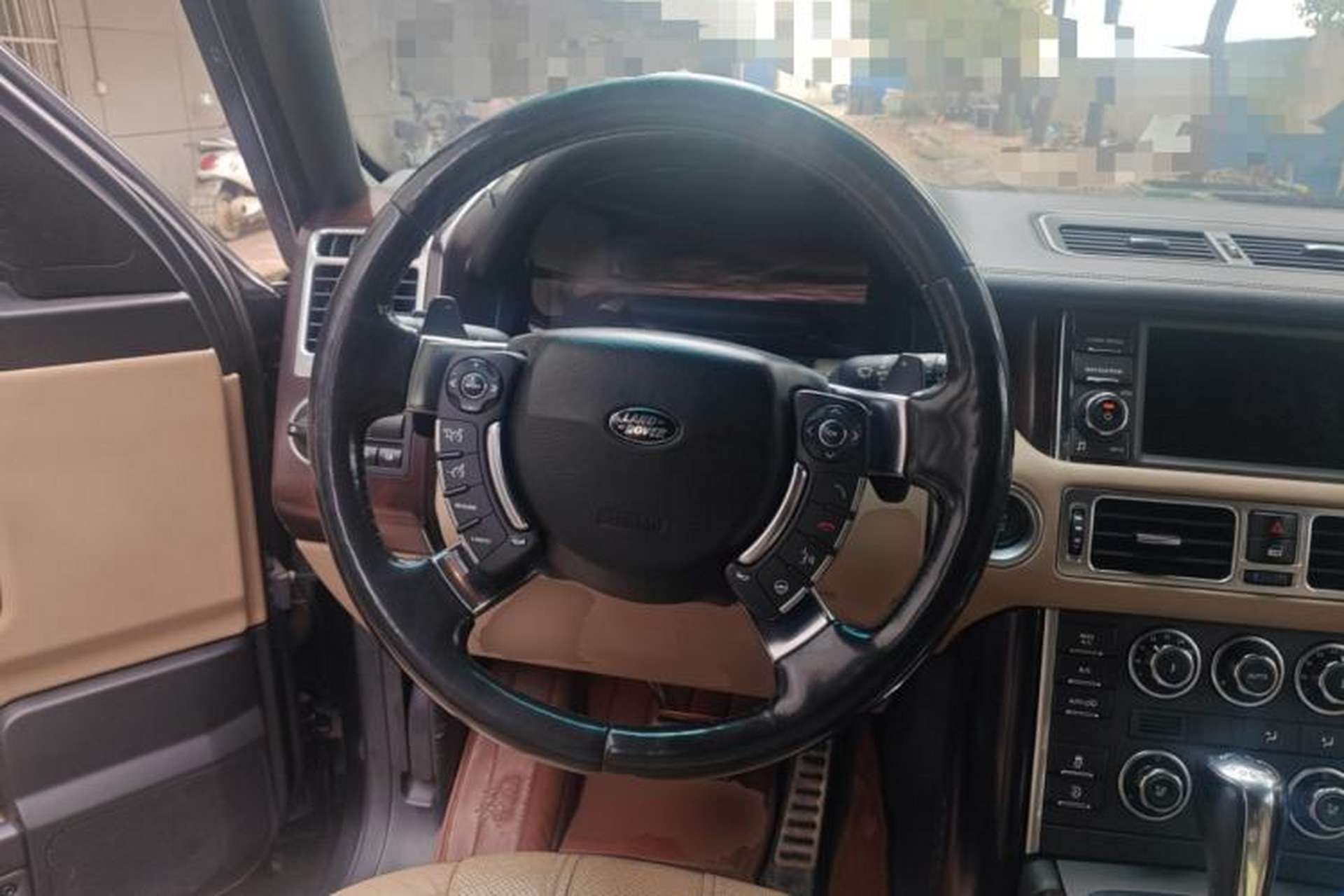 Used Land Rover Range 2012 5.0 SC V8 Steering Wheel