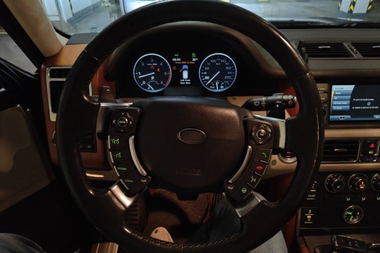 Used Land Rover Range 2012 4.4 TDV8 Steering Wheel