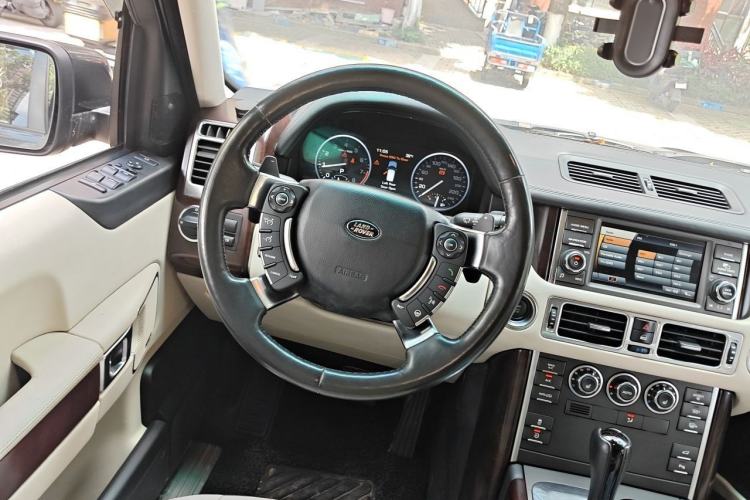 Used Land Rover Range 2012 5.0 NA V8 Steering Wheel