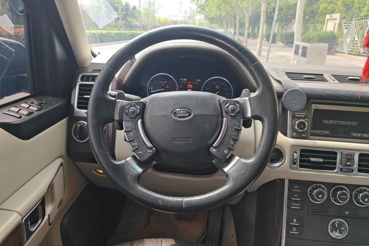 Used Land Rover Range 2012 4.4 TDV8 Steering Wheel