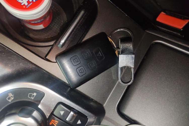 Used Land Rover Range 2012 5.0 NA V8 Vehicle Key
