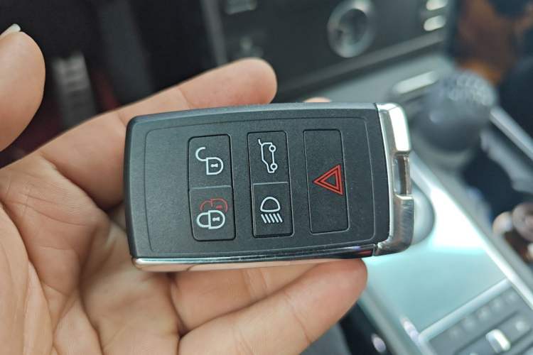 Used Land Rover Range 2012 4.4 TDV8 Vehicle Key