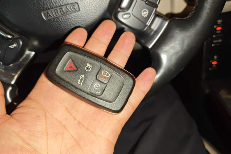Used Land Rover Range 2012 5.0 NA V8 Vehicle Key
