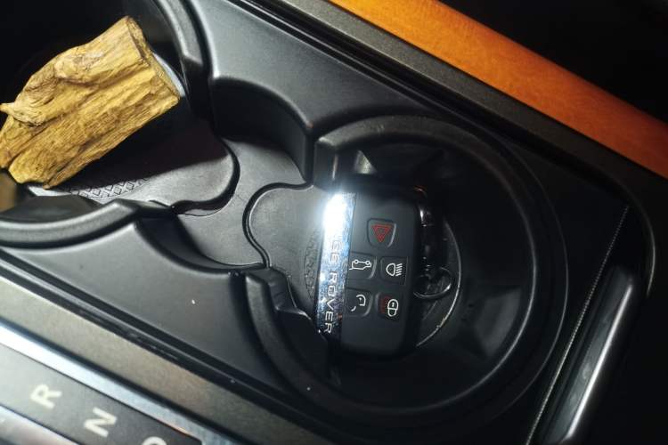 Used Land Rover Range 2012 5.0 SC V8 Vehicle Key