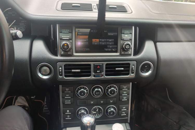 Used Land Rover Range 2012 5.0 SC V8 Audio And AC Panel