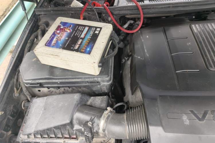 Used Land Rover Range 2012 5.0 NA V8 Engine Bay Right