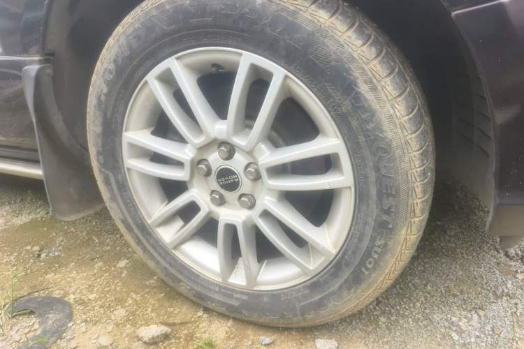 Used Land Rover Range 2012 5.0 NA V8 Right Front Wheel Hub