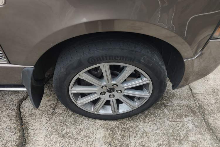 Used Land Rover Range 2012 5.0 SC V8 Right Front Wheel Hub