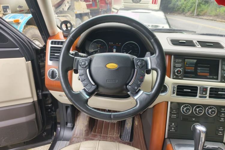 Used Land Rover Range 2012 5.0 NA V8 Steering Wheel