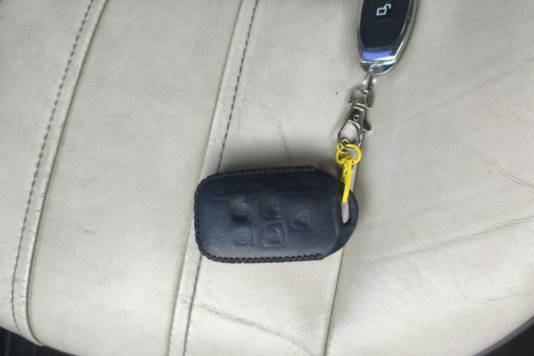 Used Land Rover Range 2012 5.0 NA V8 Vehicle Key