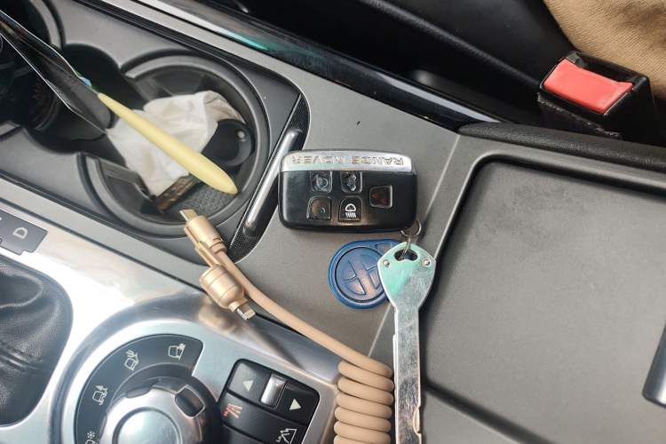 Used Land Rover Range 2012 5.0 SC V8 Vehicle Key