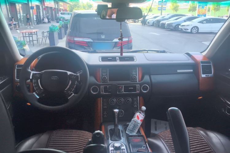 Used Land Rover Range 2012 5.0 NA V8 Center Console