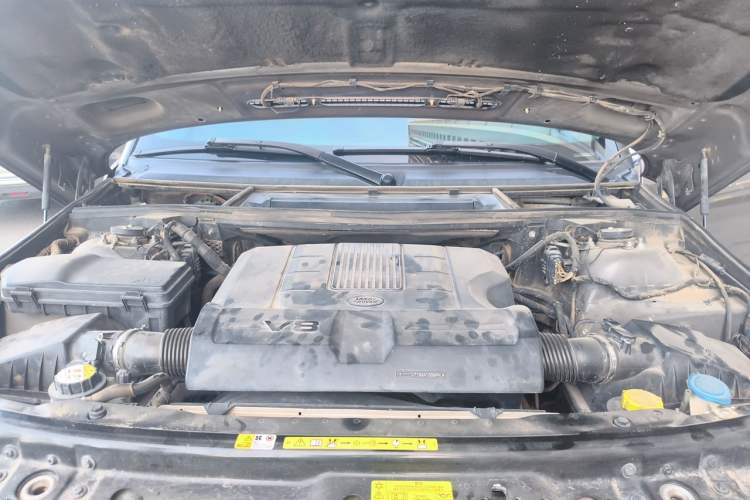 Used Land Rover Range 2012 5.0 NA V8 Engine Bay