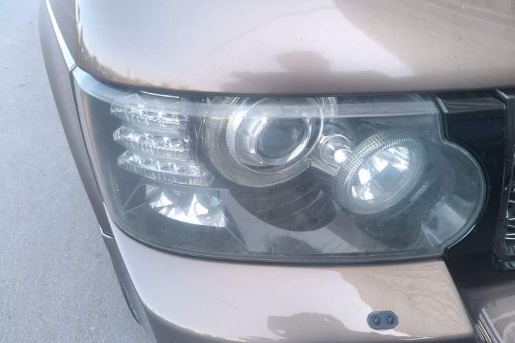 Used Land Rover Range 2012 5.0 NA V8 Right Front Headlight