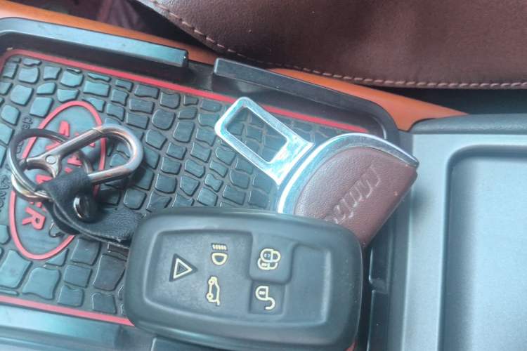 Used Land Rover Range 2012 5.0 NA V8 Vehicle Key