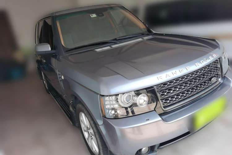 Used Land Rover Range 2012 4.4 TDV8 Front Right 45 Deg