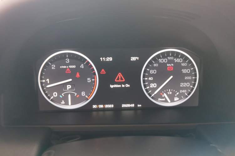 Used Land Rover Range 2012 4.4 TDV8 Instrument Cluster