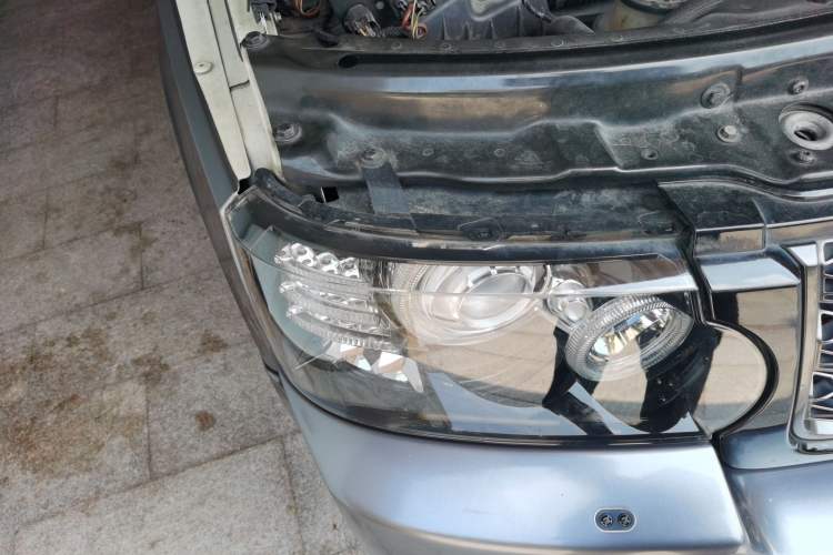 Used Land Rover Range 2012 4.4 TDV8 Right Front Headlight