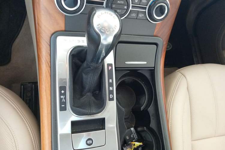 Used Land Rover Range 2012 5.0 NA V8 Gear Lever