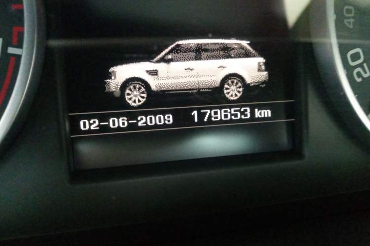 Used Land Rover Range 2012 5.0 NA V8 Odometer Close Up